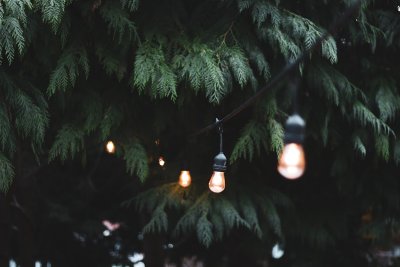 Zo zet je je tuin 's avonds in het goede licht